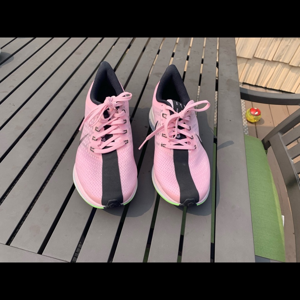 Pink and black Nike Pegasus 35 turbo